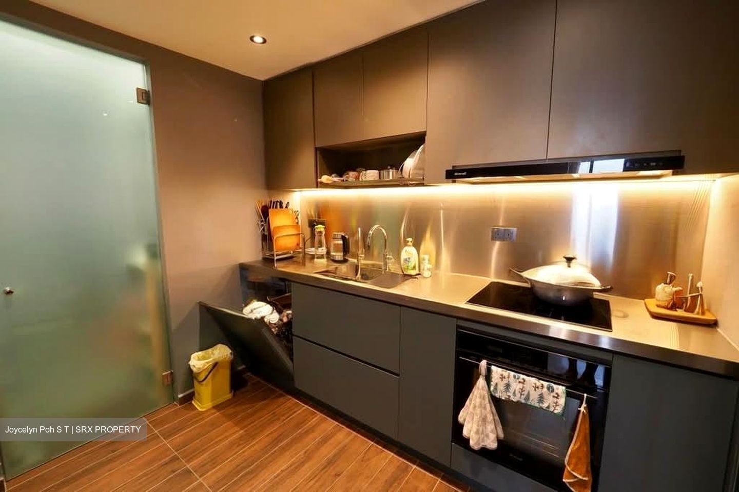 Regent Heights (D23), Condominium #585626901